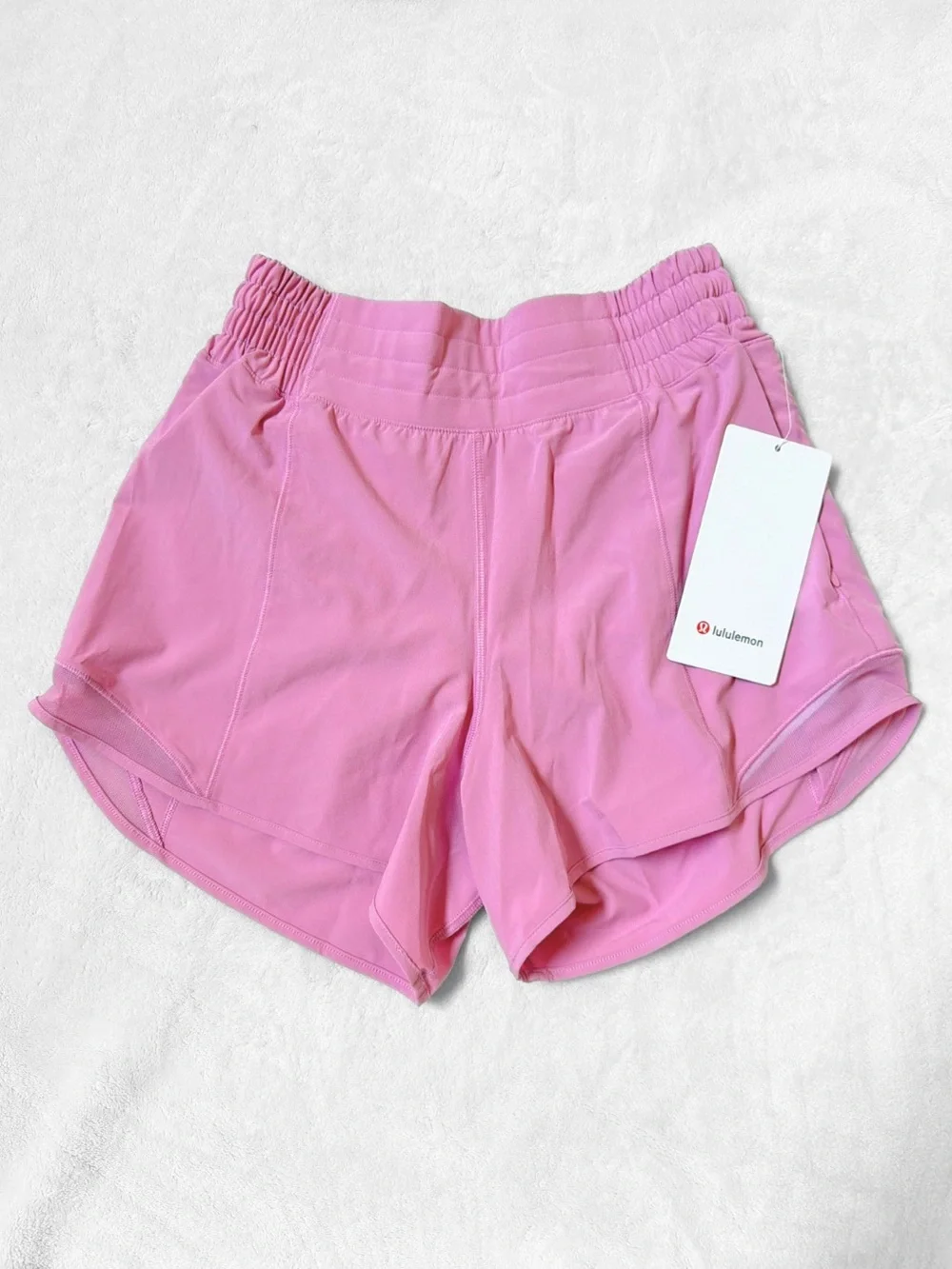 NWT Lululemon Like a Cloud Bra + Hotty Hot Shorts Set – Pink Frosting – Size 4 - Picture 5 of 14